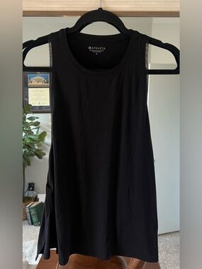 Athleta women's activewear tank top Black size Small single split side